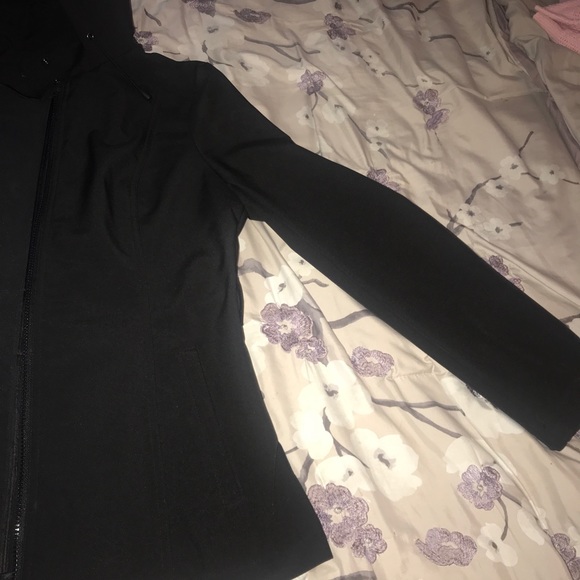 Black Kennith Cole Reaction water resistant jacket - Picture 3 of 4